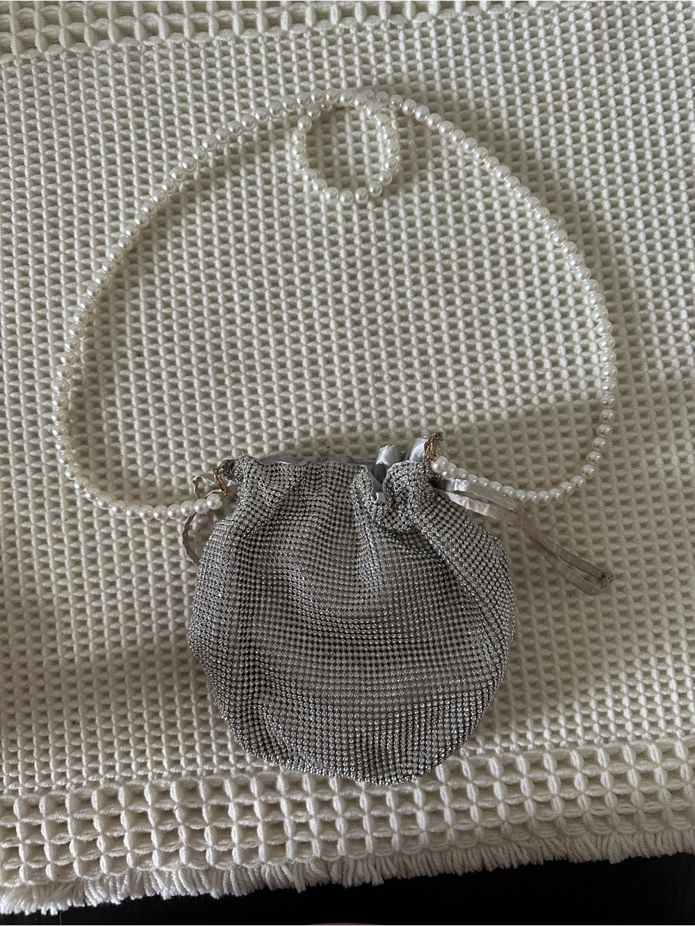 Urban Outfitters Rhinestone Bucket Bag - Picture 4 of 4